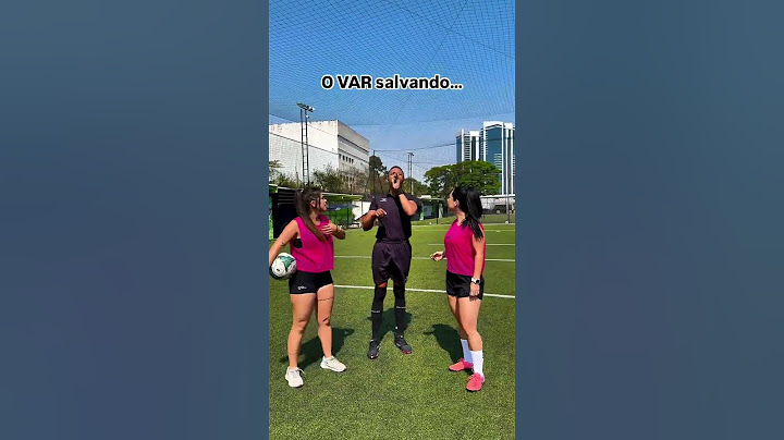 O VAR atrapalha ou ajuda?  #futebol #humor #arbitro #arbitragem #polêmica #arbitro #futebol