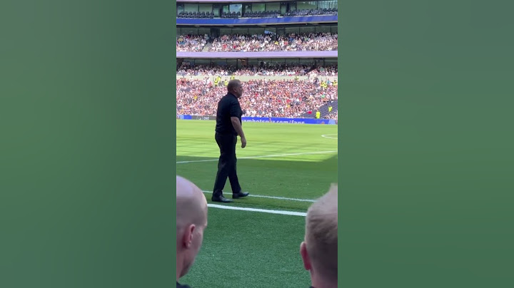 Ange losing it! Pass pass pass! Play play play! Stop passing it back!