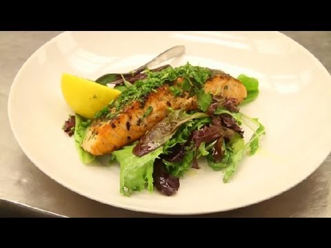 Herb-Crusted Salmon Salad : Healthy Recipes