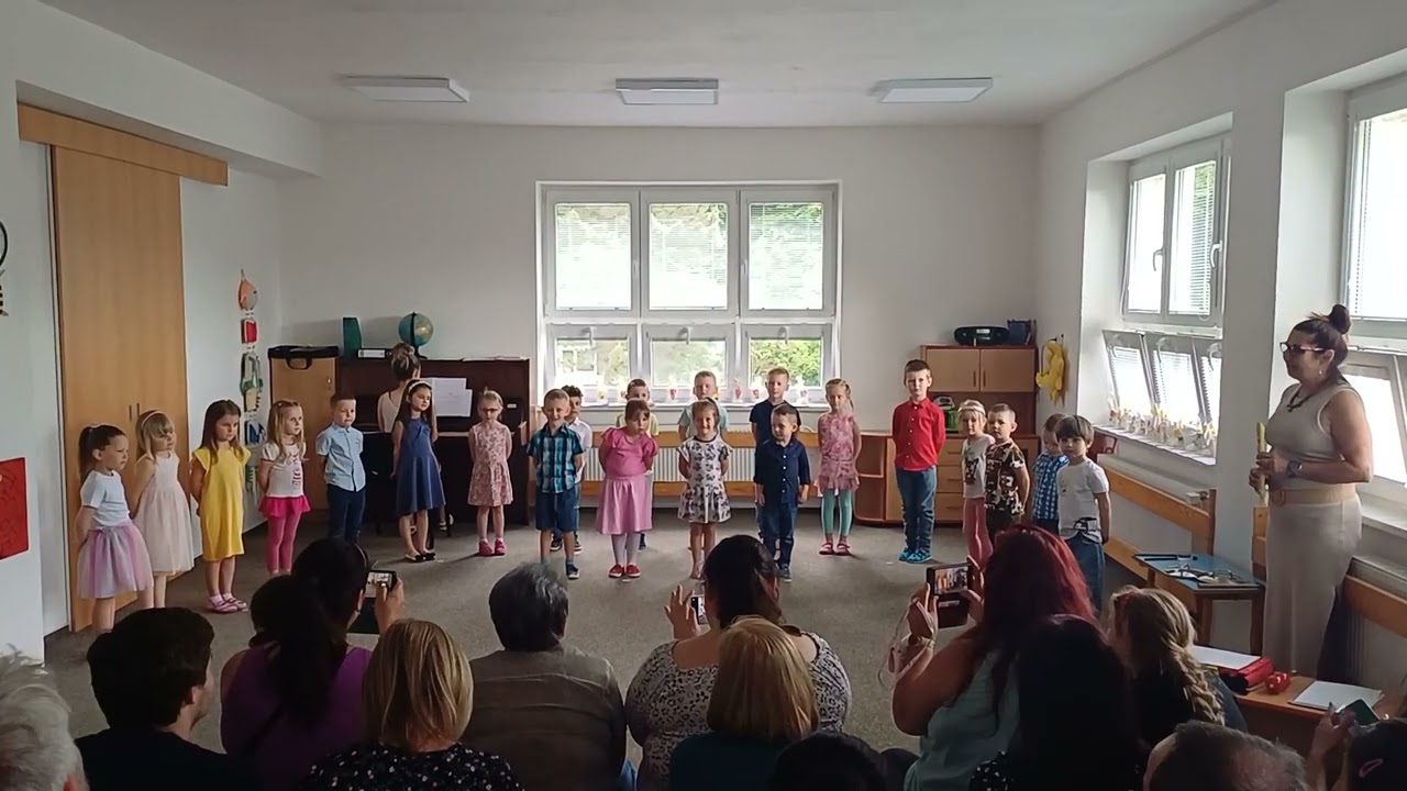 Besídka pro maminky MŠ Hlubočky třída Včeliček