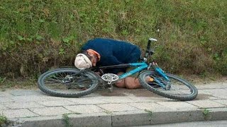 Drunk People Falls off Bike.