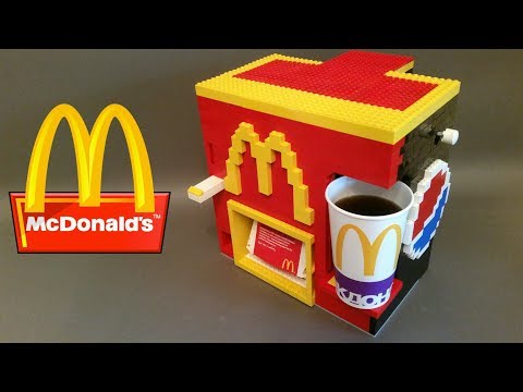 Video: Darba Laikā McDonald's Darbinieks Uzbruka Klientam