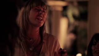 Vignette de la vidéo "Grace Potter And The Nocturnals - Tiny Light (acoustic)"