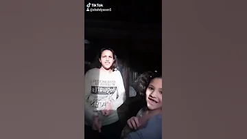 عارفه ان ابوها مافيا 