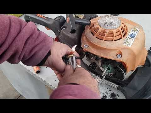 Video: ¿Cómo se limpia un carburador de cortasetos Stihl?