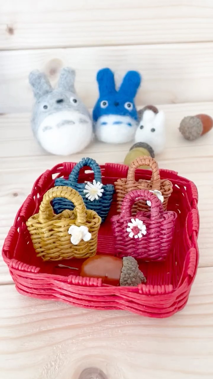 本編は▷再生マーク をタッチ♡人気のミニかごブローチの簡単作り方