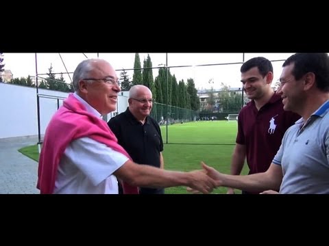 ბერნარდ დესუმერი დინამოს სტუმრობდა