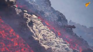 エトナ島の噴火が続く
