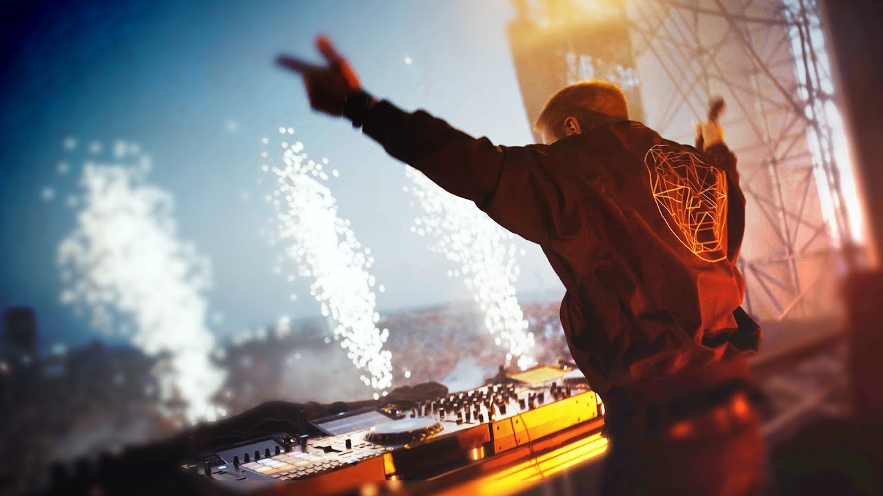 Armin van Buuren – Breathe [OUT NOW]