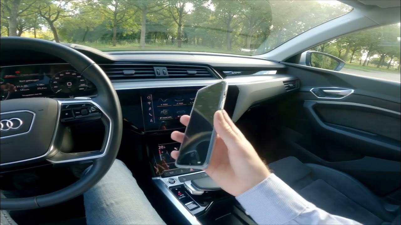 hoorbaar commentaar Bedachtzaam Audi e-tron - 9ZE - Audi phone box - YouTube