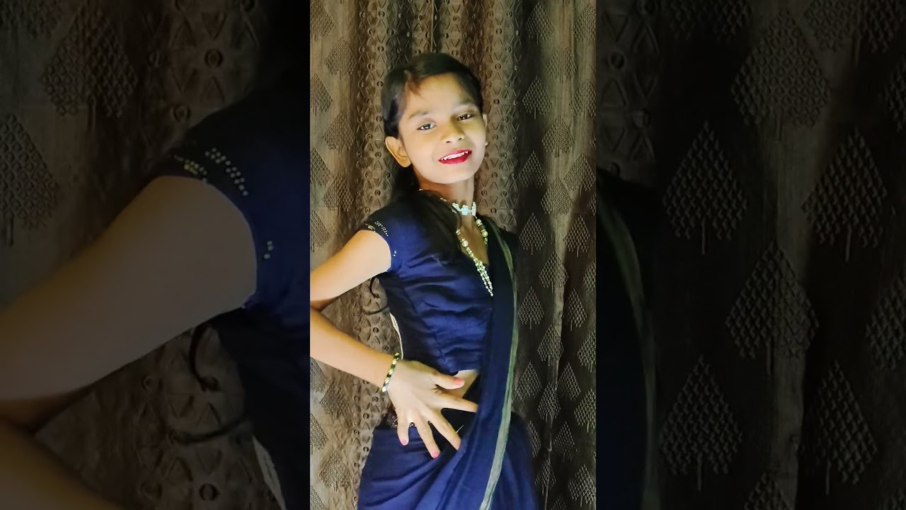 Kaala Saree Me 