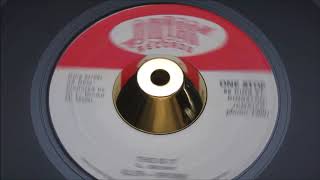 Glen Brown - This Is It - Dwyer : 7955 (45s)