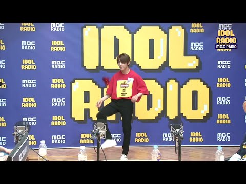 [<strong>IDOL</strong> RADIO] Y <strong>vs</strong> 장준 제기차기 대결! 20200526