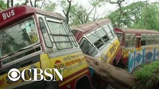 Cyclone kills scores in India