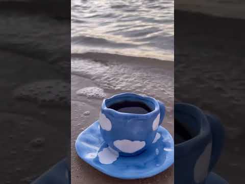 الله م أيام مث ل لون الغيم مث ل الد نيا وق ت المطر الكوب متوفر باللونين الأزرق و السماوي