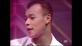 FINE YOUNG CANNIBALS - Top Of The Pops TOTP (BBC - 1985) [HQ Audio] - Johnny come home