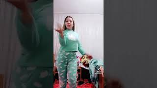 Periscope üniversiteli genç twerk yapıyor