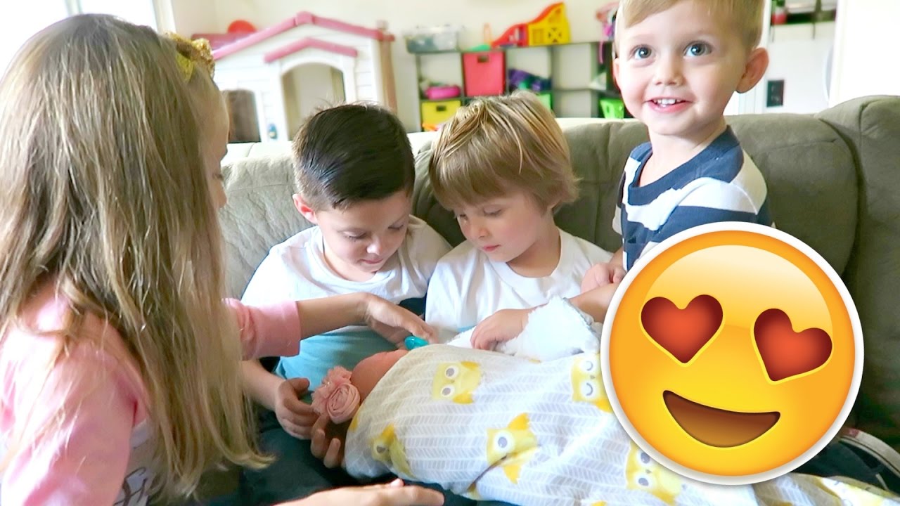 KIDS REACTIONS TO THEIR NEW SIBLING! YouTube