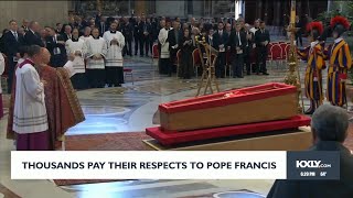 Thousands pay respects to Pope Francis