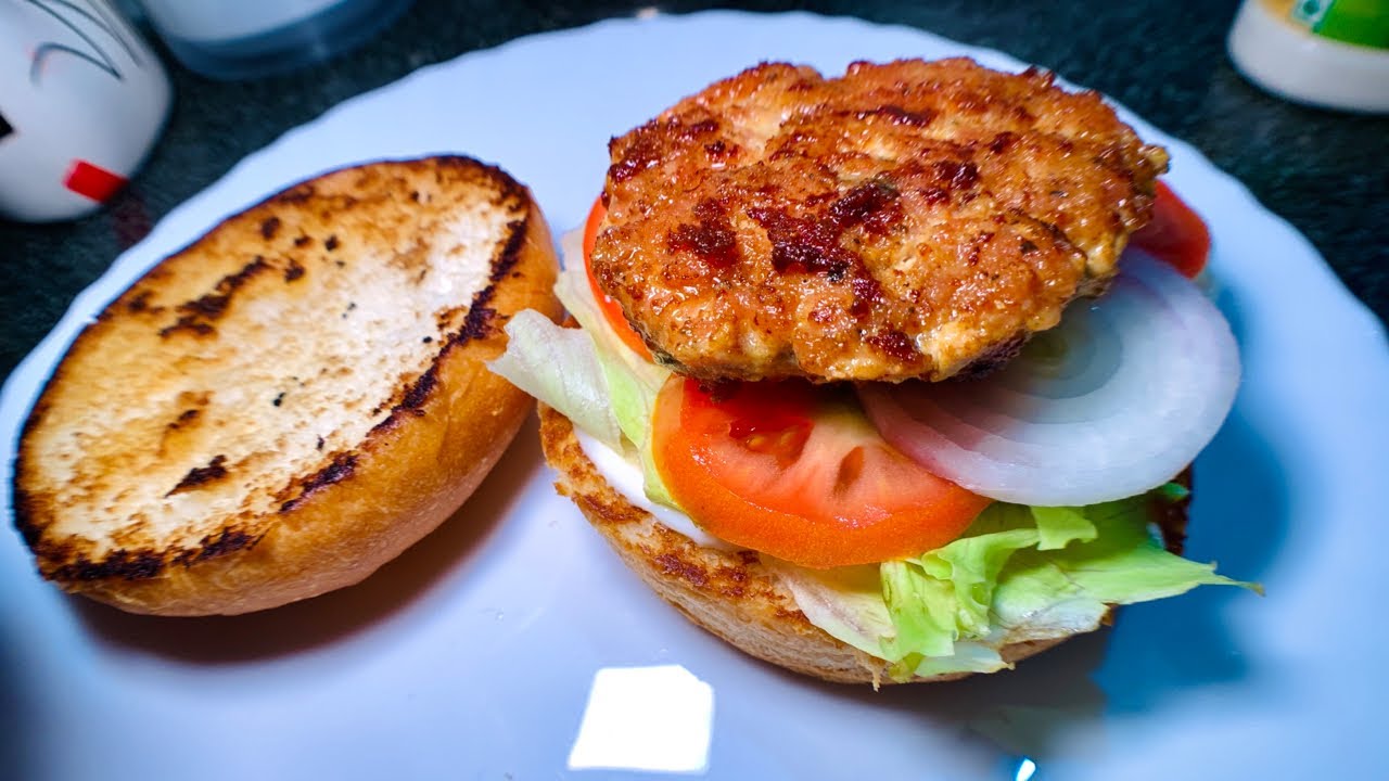 Aaj Banaye Chicken Burger 🍔 😲 YouTube
