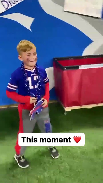 Stefon Diggs creates wholesome moment 💙❤️️