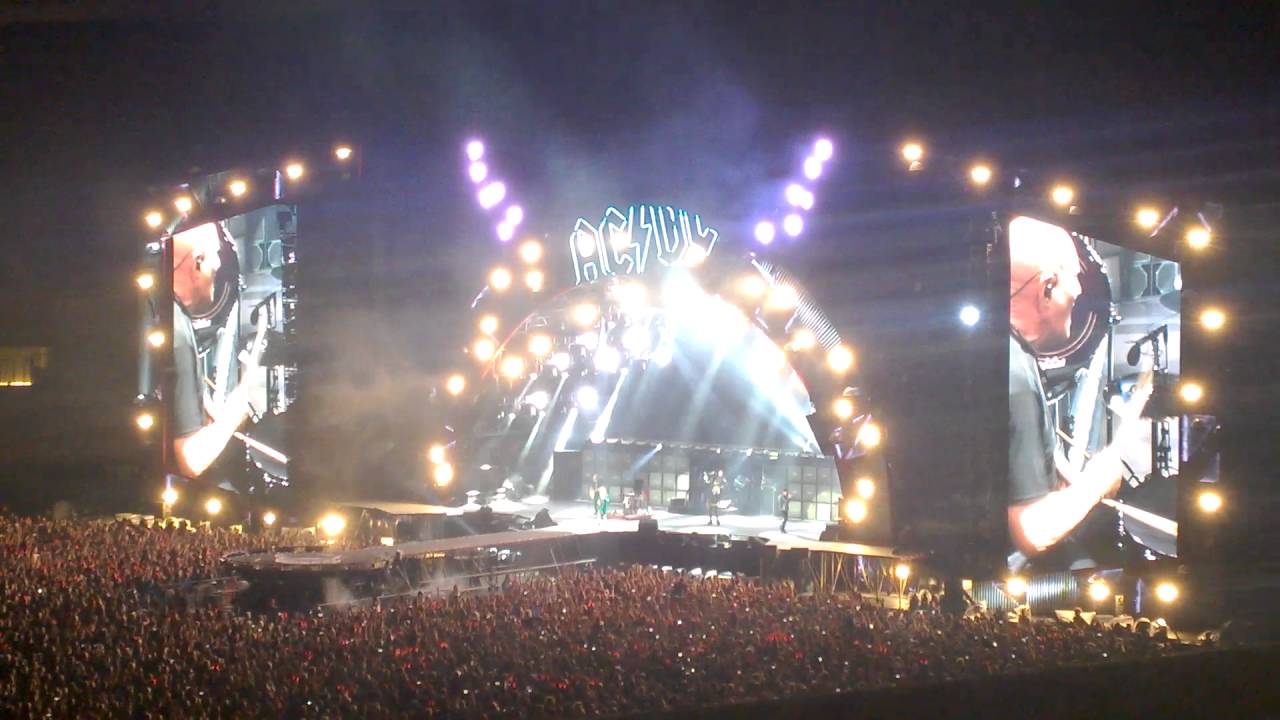 AC/DC - Thunderstruck (Live @Ernst Happel Stadium, Vienna) - YouTube