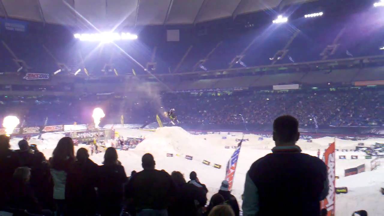 Silverdome snocross 2011 back flip