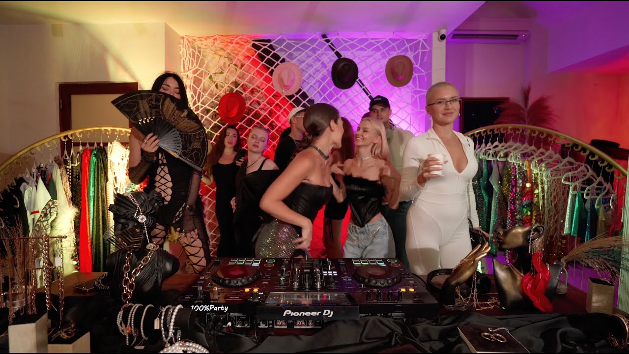 Ariel Estrella tech\latin  house DJ set at Celeb store Bali