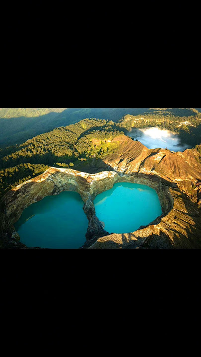 gunung kelimutu ada 3 danau warna-warni di pulau flores NTT indonesia #short