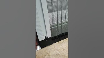 Cửa lưới chống muỗi côn trùng dạng xếp xích. Phòng chống muỗi tiện lợi an toàn.