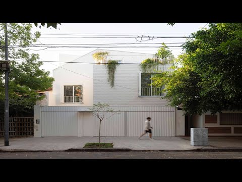 Video: V-Shaped Residence di Argentina Ditetapkan oleh Dinamisme dan Fluidity