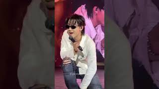กรี๊ดดดด..ได้ฟัง Darling ด้วยอ่าาาา..งื้ออออ..ดูความแพรวพราวของคุณเค้าสิ..ตุยไปเลยจ้าาาาา😍🥰🥰🤟💚🌴
