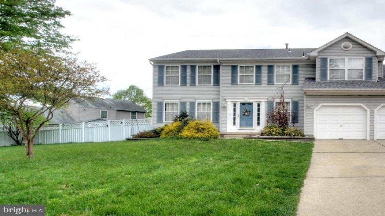 24 RANDOLPH DRIVE, SICKLERVILLE, NJ Presented by Bernadette Augello