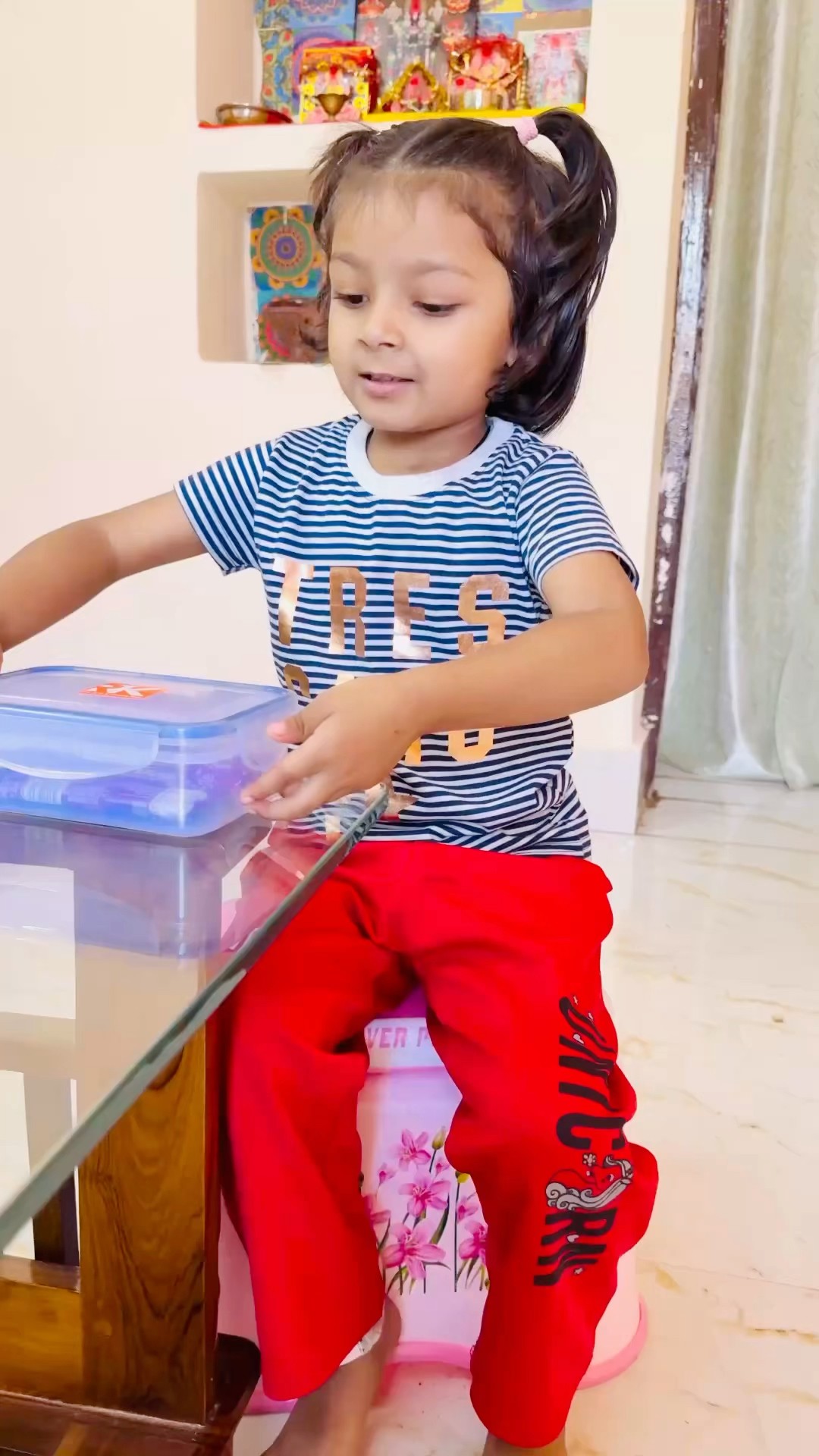 Tooktook ka dekh ke mummy ko v karna h