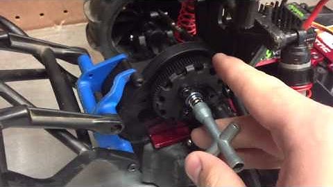 Traxxas Slash Build Part 4. Motor And Spur Gear.