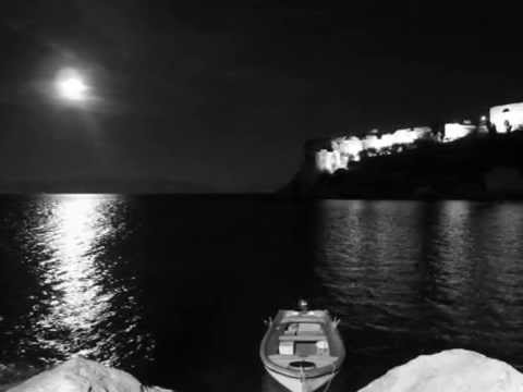 koroni in black and white