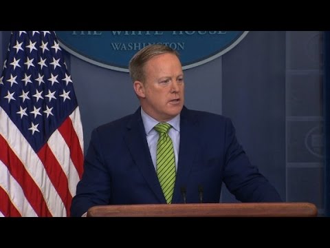 Video: Nilai Bersih Sean Spicer: Wiki, Berkahwin, Keluarga, Perkahwinan, Gaji, Adik Beradik