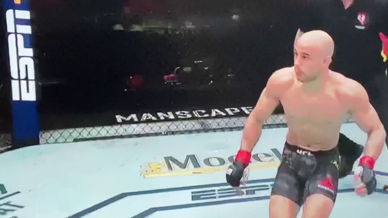 Rob Font vs.  Marlon Moraes (BRUTAL TKO)