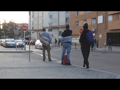 Tras la pista de reclutadores 'ilegales' en Plaza Elíptica