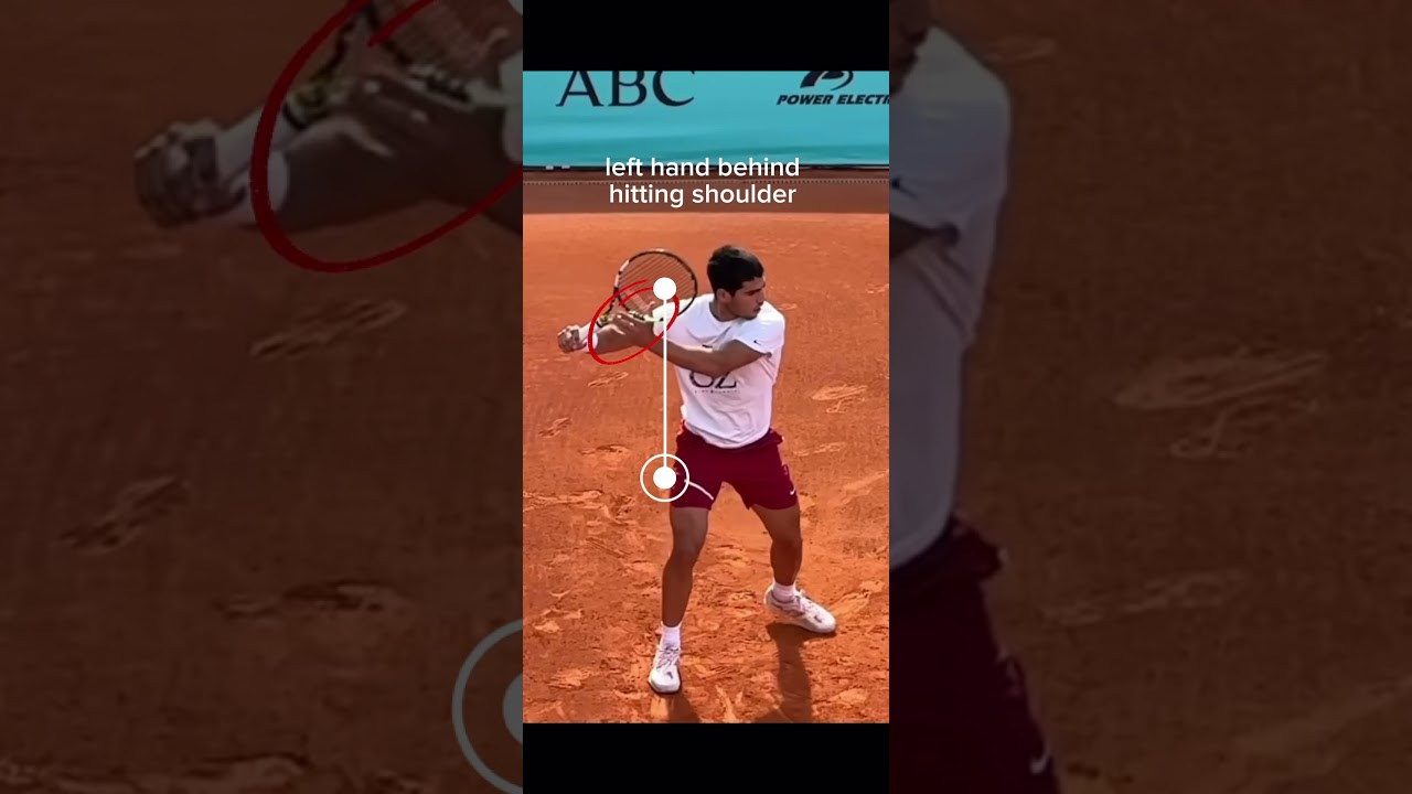 The role of the non dominant arm in tennis forehand