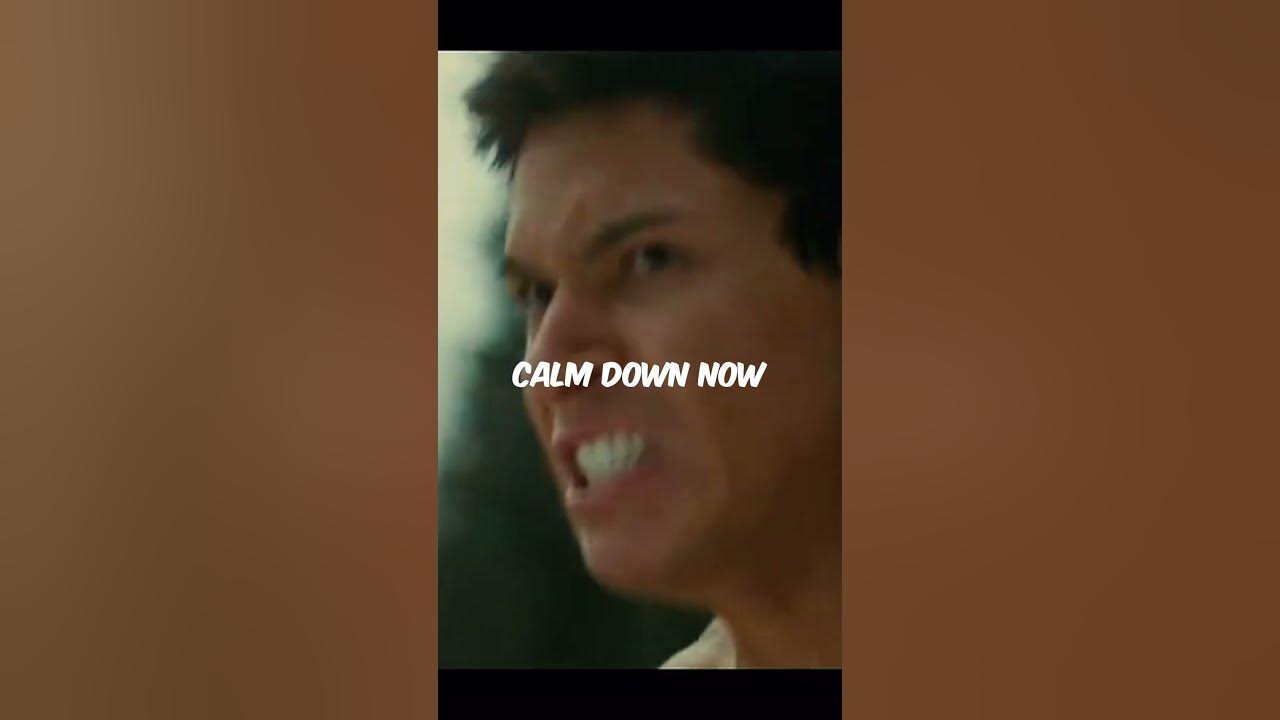 Jacob Transforms into a Wolf to save Bella | Twilight Saga: New Moon