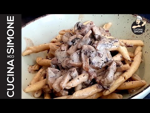 Pasta with Mushrooms, Bacon and Provolone Fondue