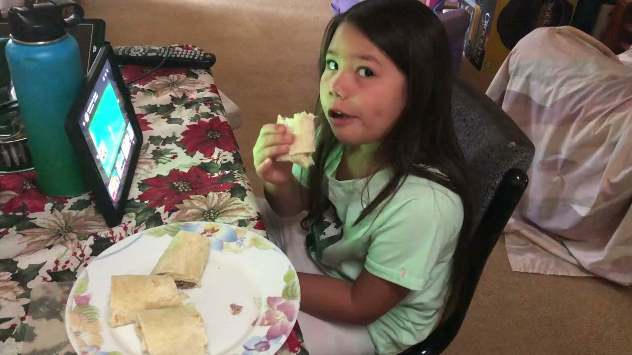 BURRITO MAKING || HOLO HOLO KIDS