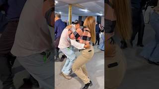 Maravillosa manera de bailar y disfrutar del buen chamame tropical #FIESTAS #BAILES #Rola #huapangos