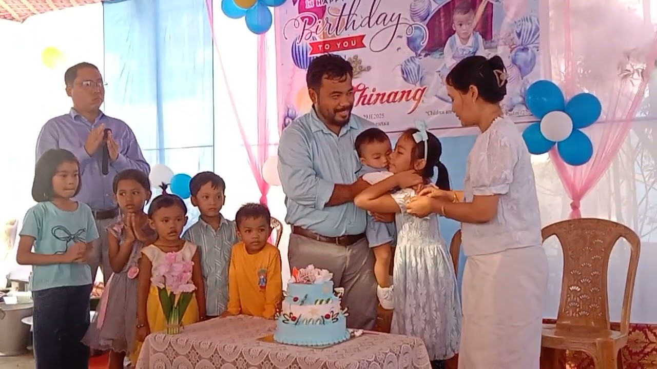 Birthday panda ni picture rok ta eko.,.