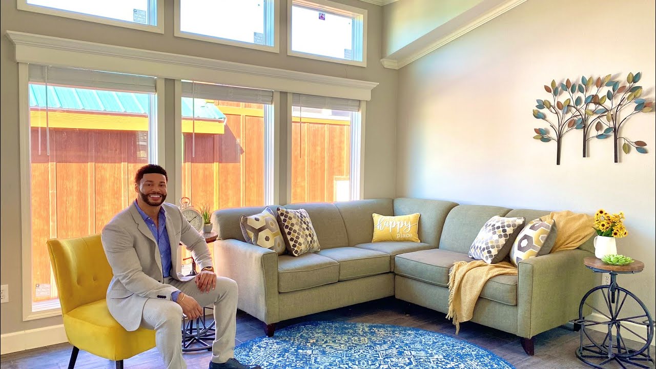 1365SF 3/2 SMALL HOME with Fireplace & Amazing Kitchen and Bath