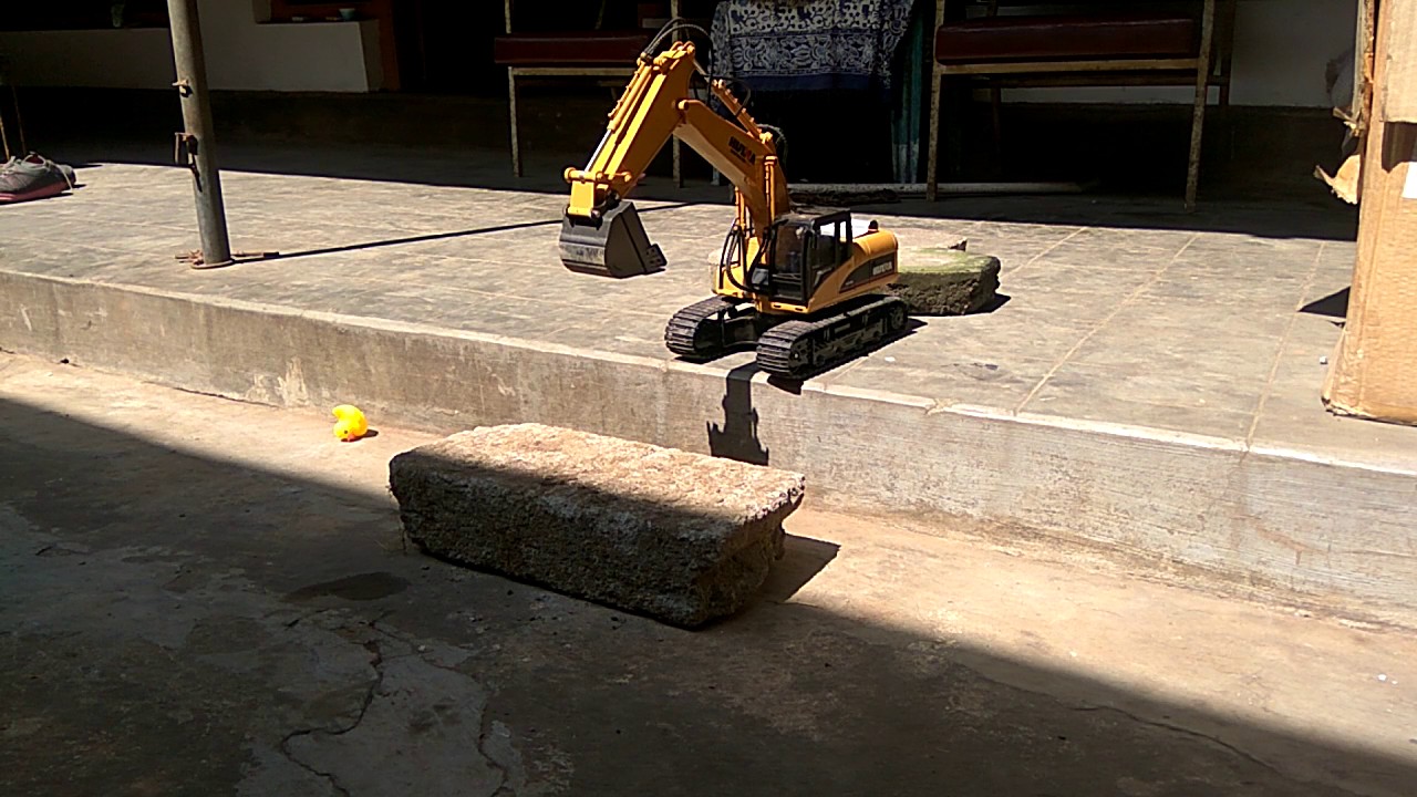 RC EXCAVATOR ROCK CLIMBING YouTube