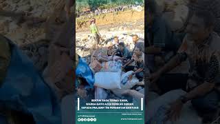 Bentuk Rasa Terima Kasih, Warga Gayo Aceh Berikan Durian Kepada Prajurit TNI Pengantar Bantuan