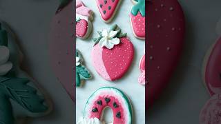 Cookie Rescue🍓 #decoratedcookies #cookiedecorating #decoratedcookies #royalicing #cookievideo