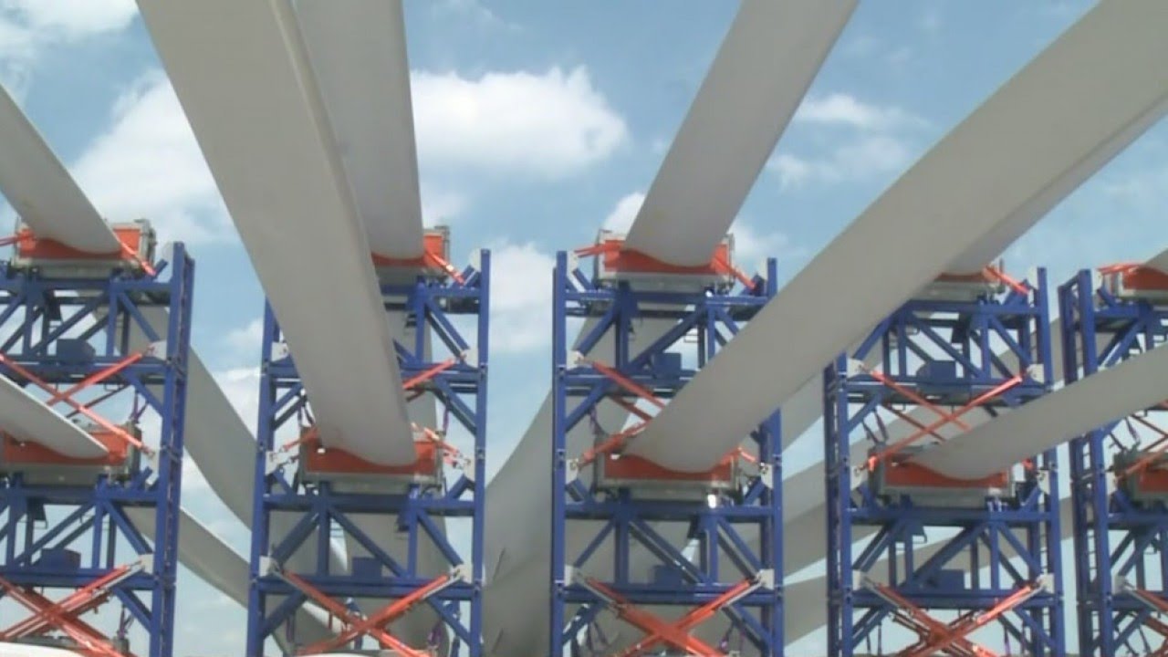 1st US offshore wind farm opens off Rhode Island's coast